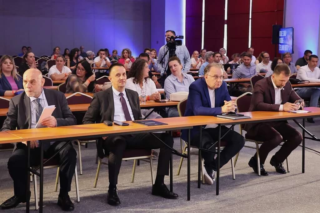 Nikšić: Vlada traži pakete mjera da ublaži globalne udare, uspjeli smo smanjiti javni dug