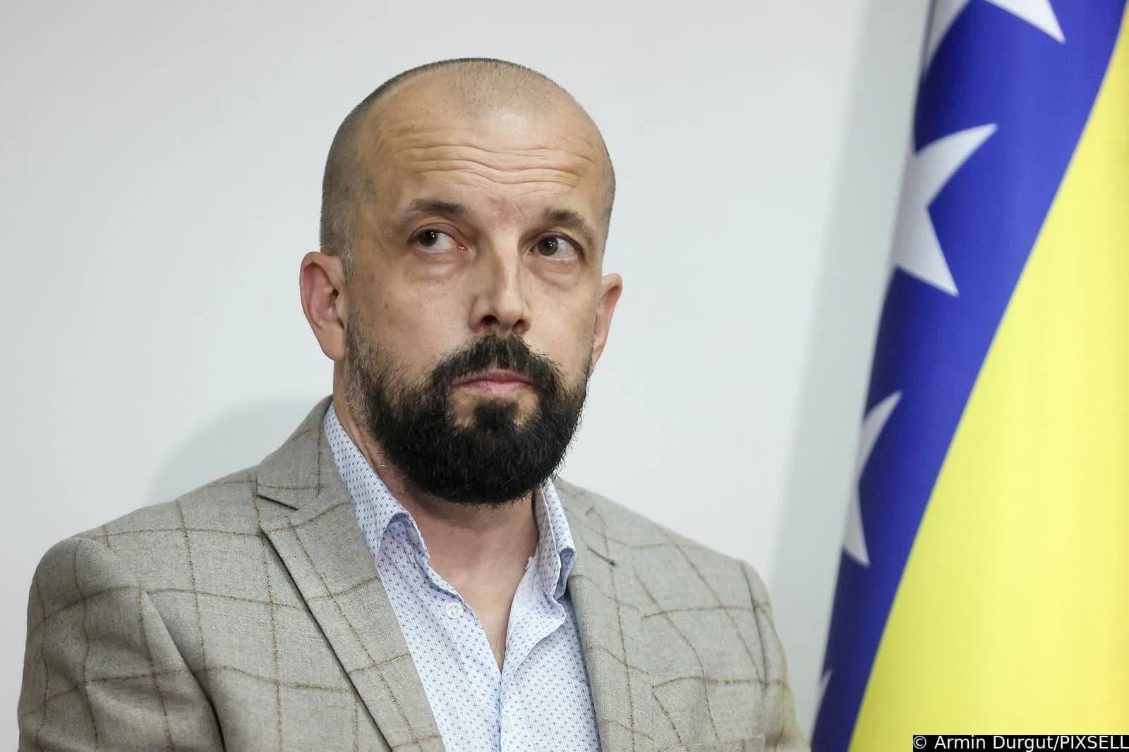 Bosna ostala bez predsjednika: Barbarić podnio ostavku