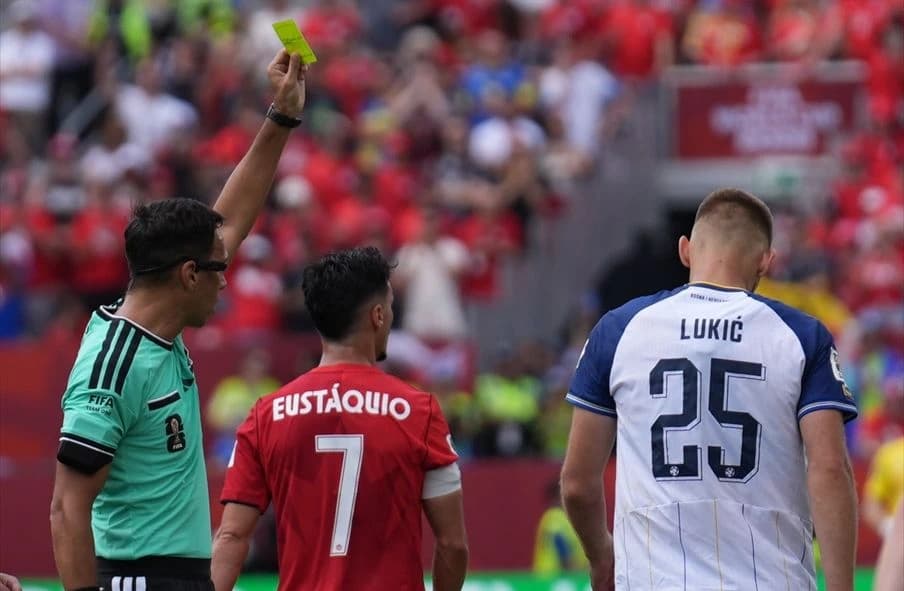 Trojica Zmajeva moraju biti na oprezu protiv Švicarske, a FIFA je uvela veliku promjenu o kartonima