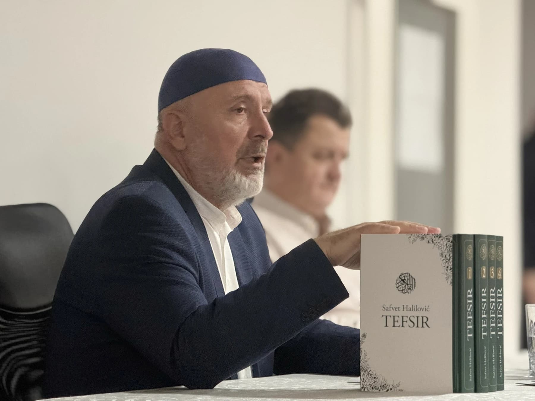 Na danima Ajvatovice predstavljen prvi tefsir Kur'ana autora hafiza prof. dr. Safveta Halilovića