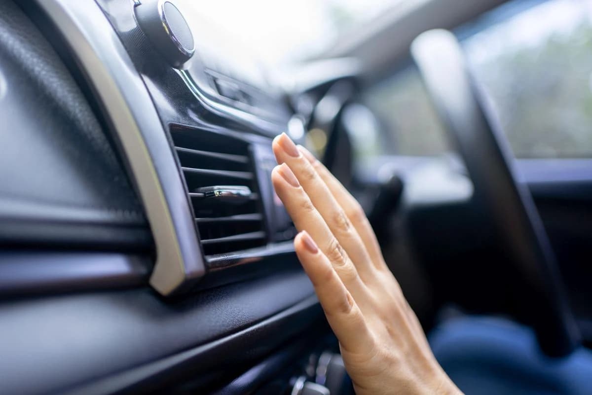 Klima ili otvoreni prozori? Kada vozači troše više goriva?