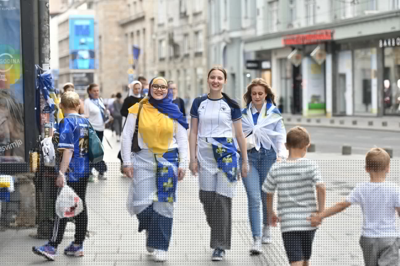 Sprema se spektakl: Sarajevo u plavo žutim bojama pred meč BiH - Katar