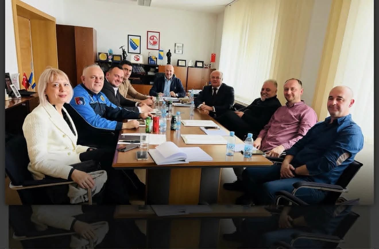 Sindikati u KS zaprijetili protestima zbog regresa, Vlada ne odgovara kada će ga dobiti