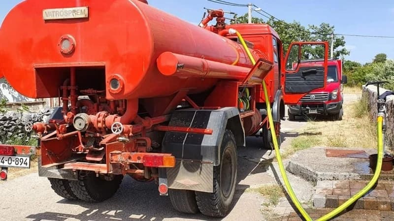 Na Uborku tokom noći opet izbio požar, na Ruištu još aktivan
