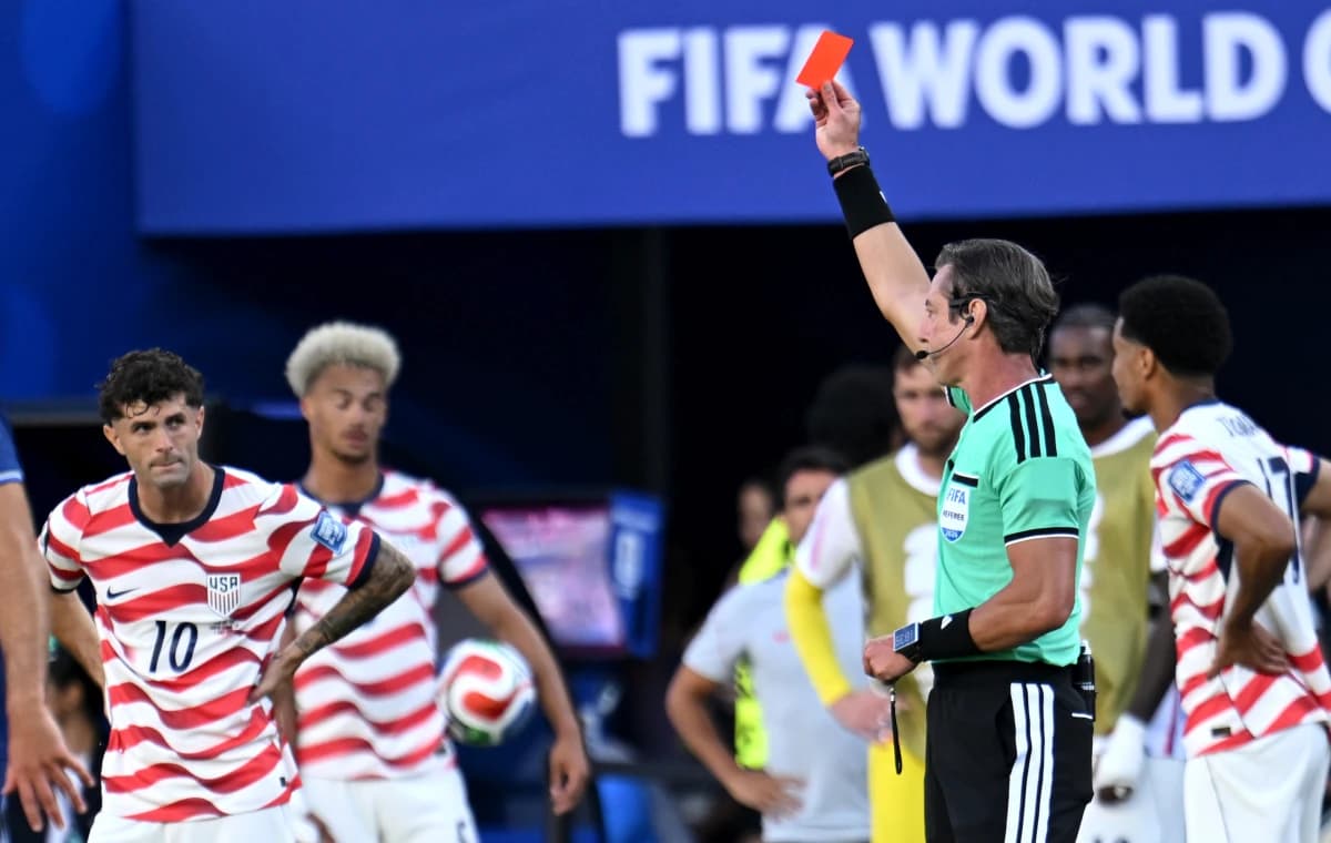 FIFA favorizuje Ameriku: Poništen je crveni karton koji je umalo ugrozio karijeru Tariku Muharemoviću
