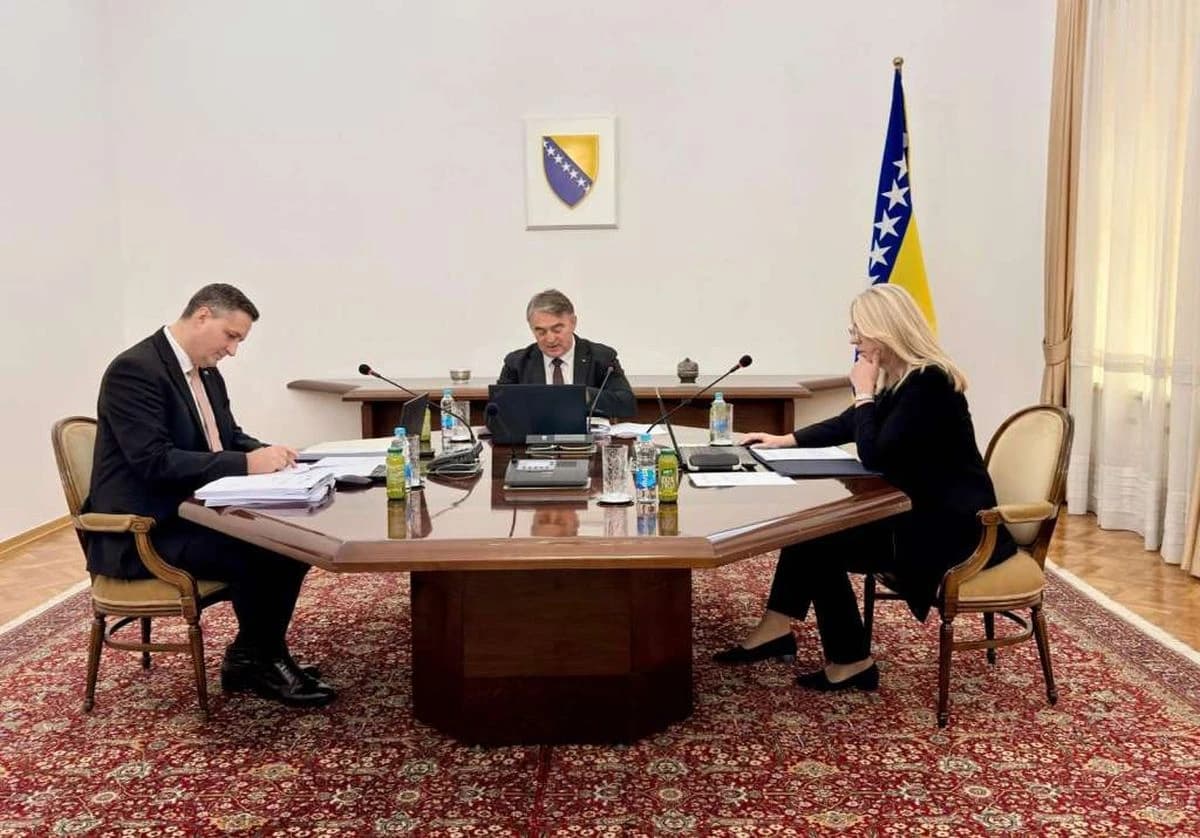 Predsjedništvo BiH vanredno opet razmatra budžet BiH, sindikat "zaprijetio": Obavite posao za koji ste plaćeni ili...