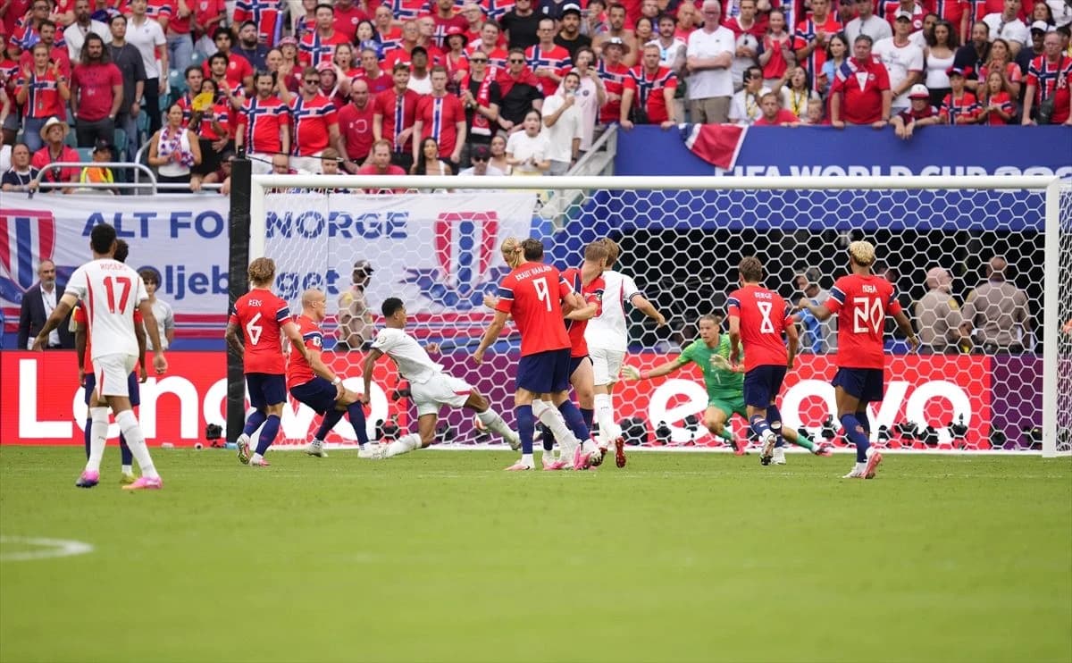 Oglasila se FIFA: Nema dokaza da je lopta dotakla kabal
