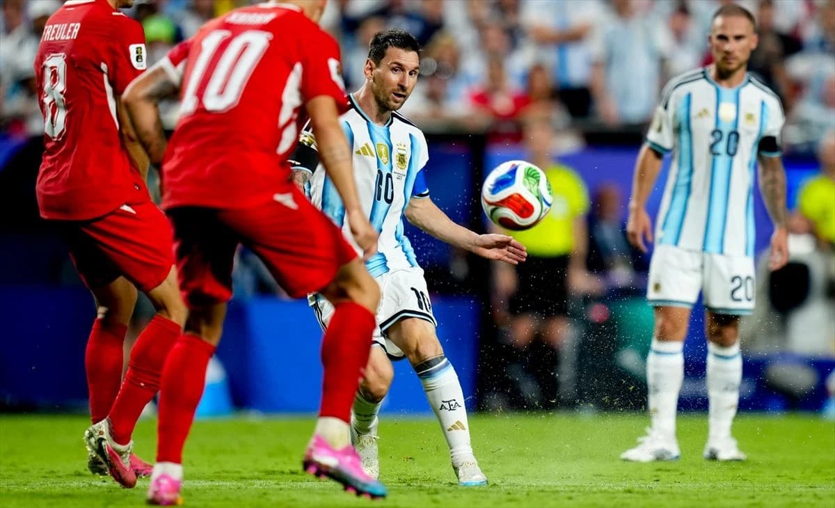 Žustra rasprava: Šta je Messi sasuo u lice portugalskom sudiji?