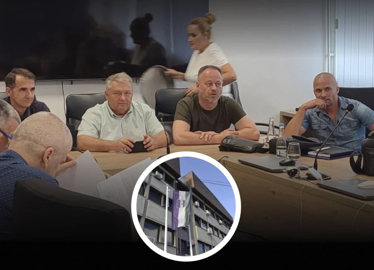 Sindikalci USK na sastanku