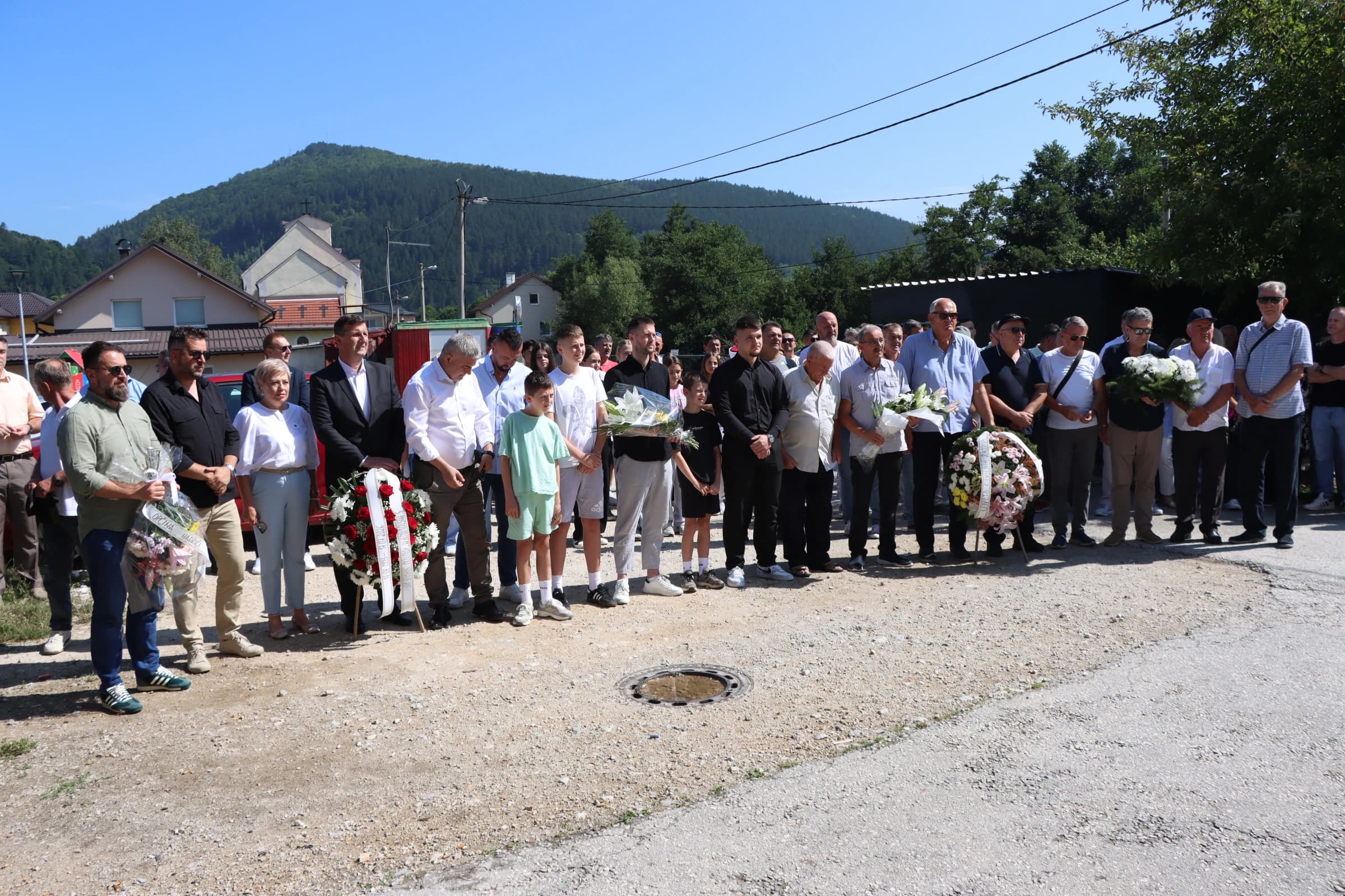 Obilježena 33. godišnjica ubistva sedmero građana kod škole u Tarčinu
