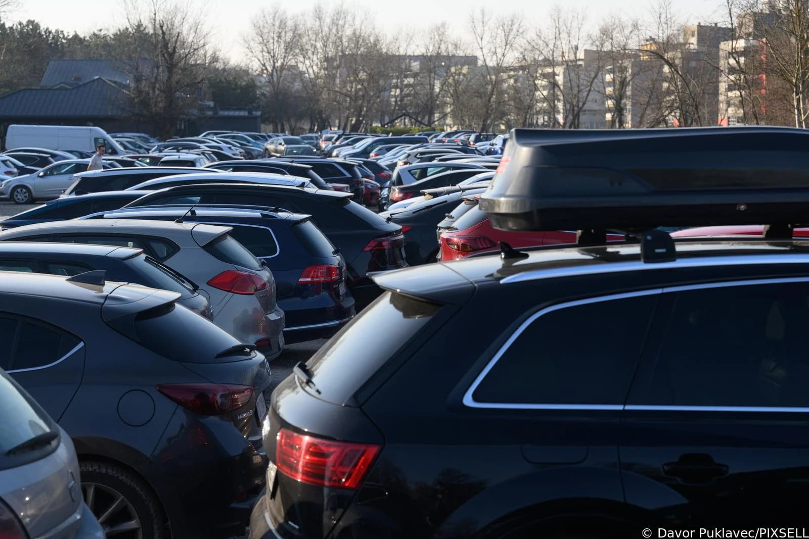 Parking mjesto, vječiti problem u Sarajevu: Kako su taj problem "riješili" u manjim gradovima u BiH