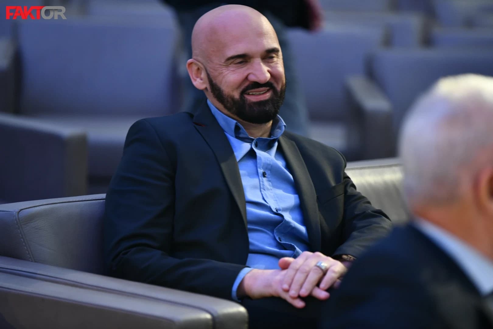 Ramo Isak: Ne zanima me kiša ni zabrane letenja, bojim se samo Boga