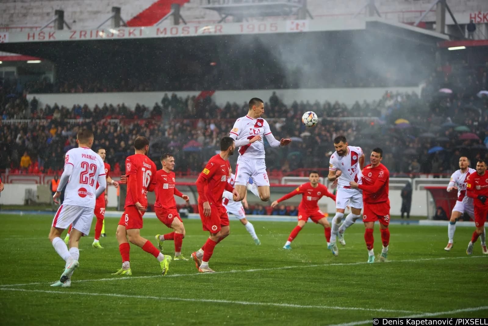 Savić (u skoku) napustio Zrinjski, ali bi mogao igrati PLBiH