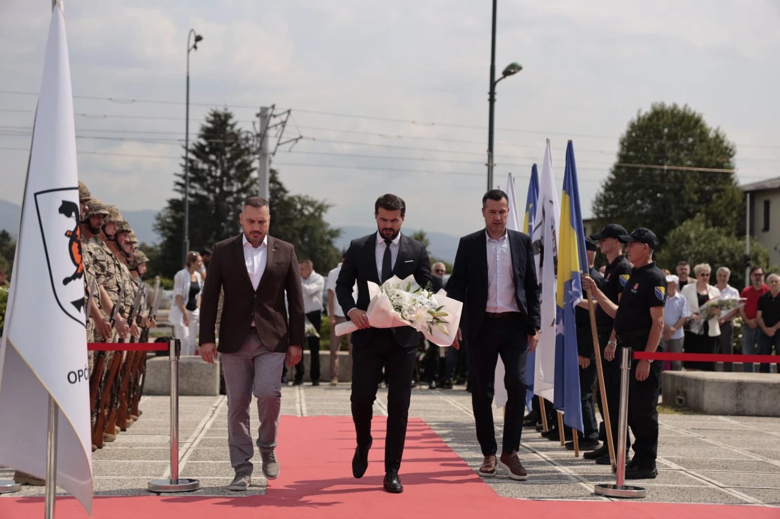 Položeno je cvijeće i odata počast