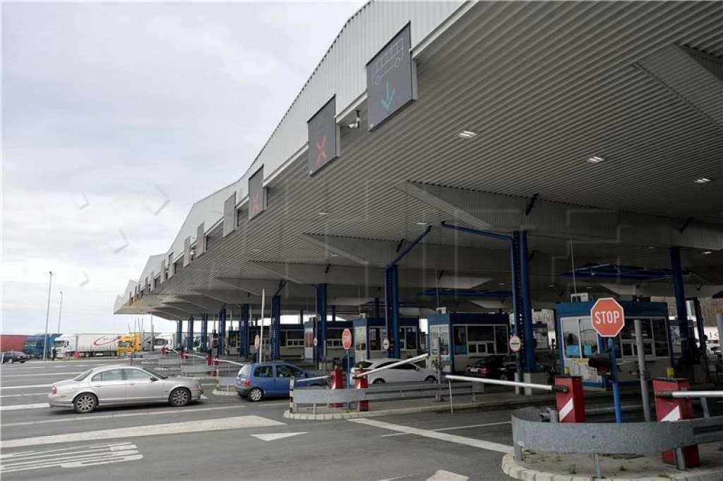 Putujete automobilom člana porodice? Na granici vam mogu zatražiti dodatni dokument
