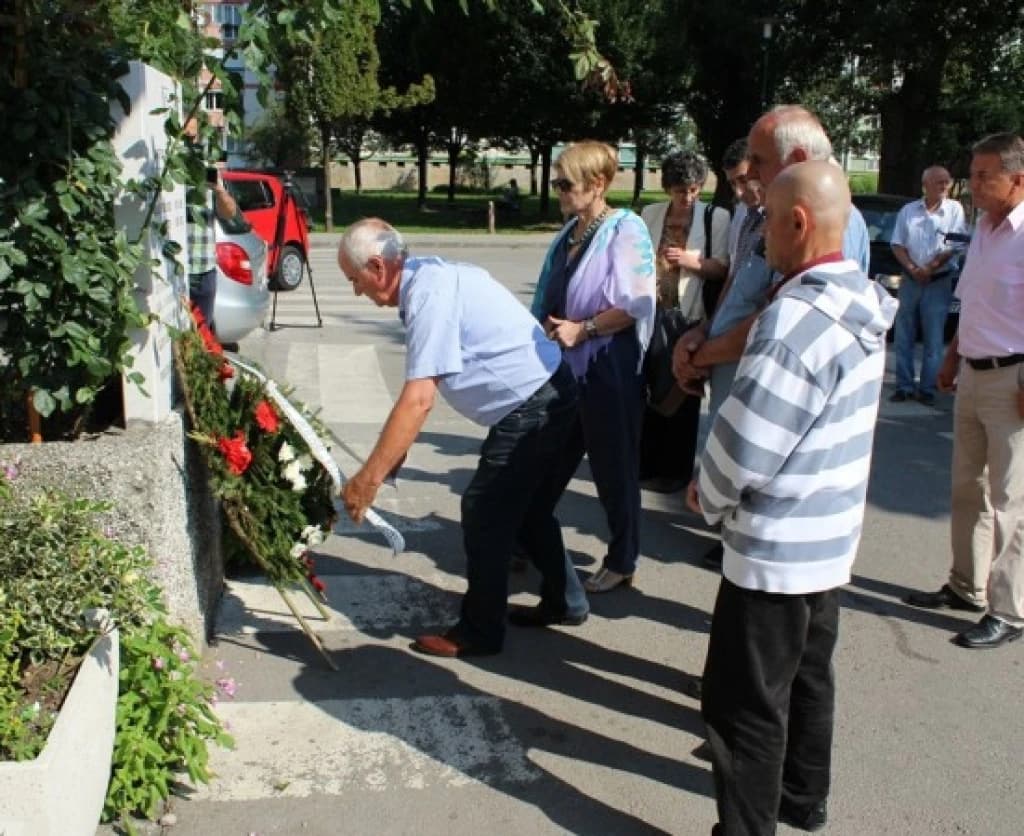 Na Trgu heroja obilježena godišnjica stradanja šest civila