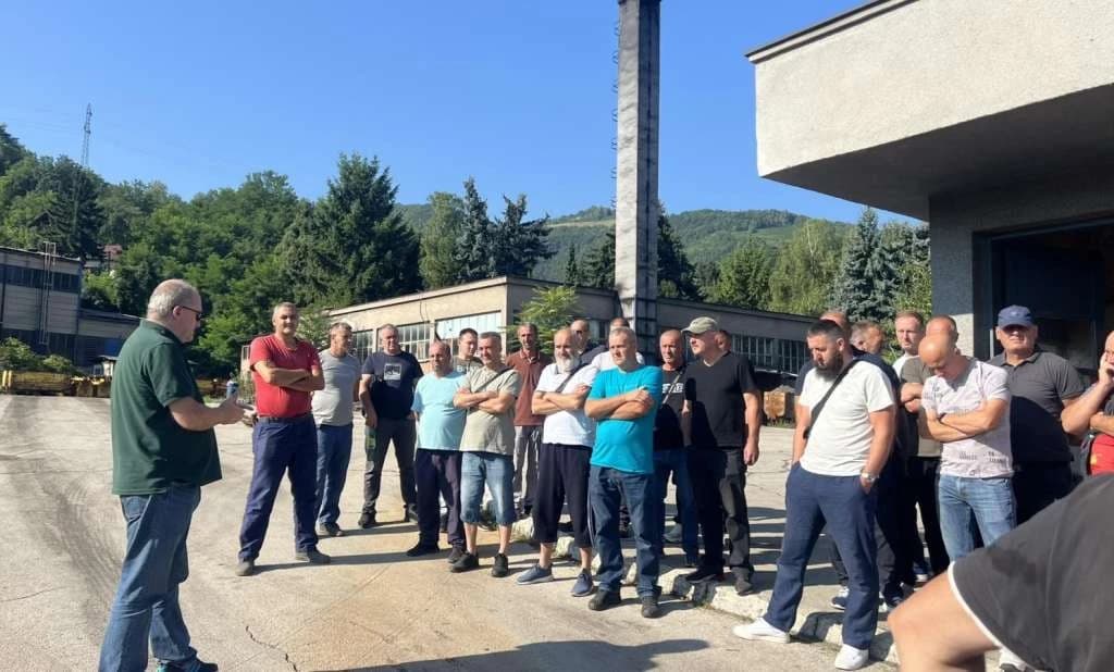 Zenički rudari sedmu noć prenoćili u jami Raspotočje: "Sve je veća nervoza"