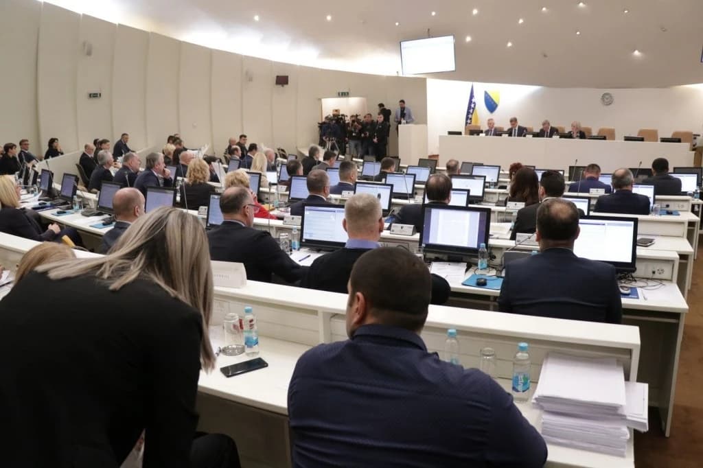 Po hitnom postupku: Usvojen Zakon o prestanku mandata VSTV BiH