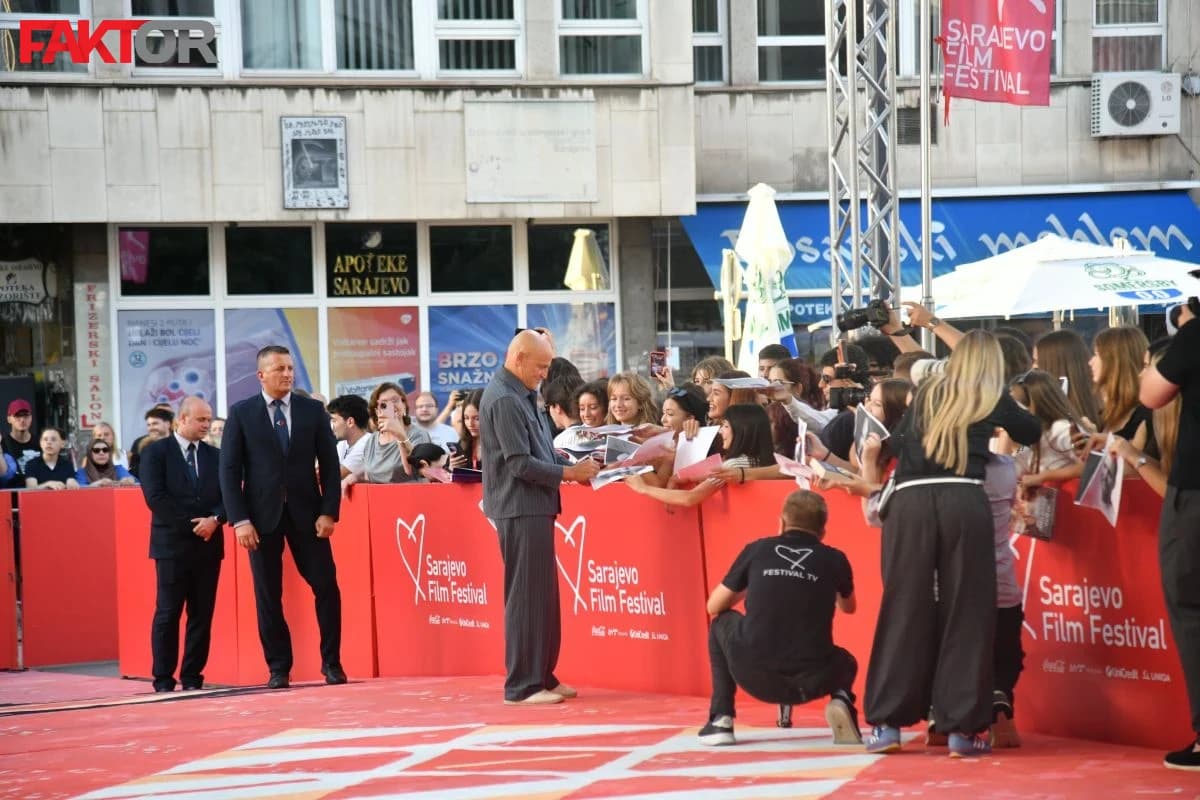 Poznata lica na crvenom tepihu, Woody Harrelson i Goran Višnjić ukrali pažnju publike i fotoreportera