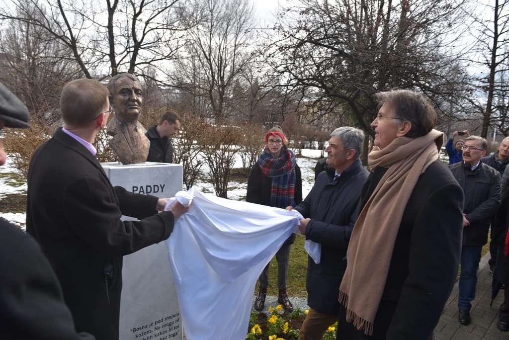 U Sarajevu otkrivene biste Paddyja Ashdowna, Aloisa Mocka i Tadeusza Mazowieckog