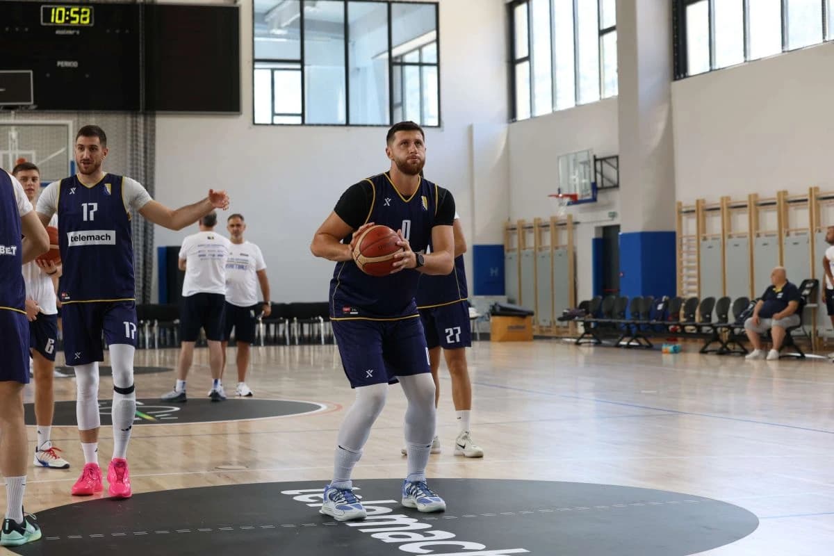 Sa Zmajevima trenira i Nurkić