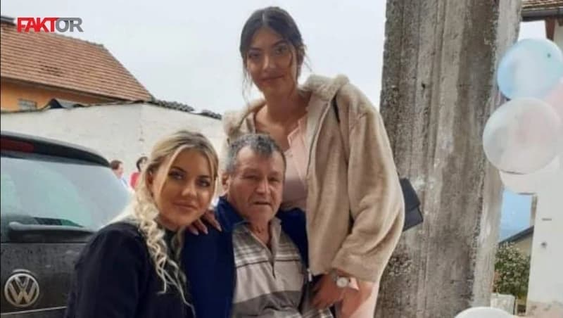 Alija Ušto sa unukama Irmom i Elmom