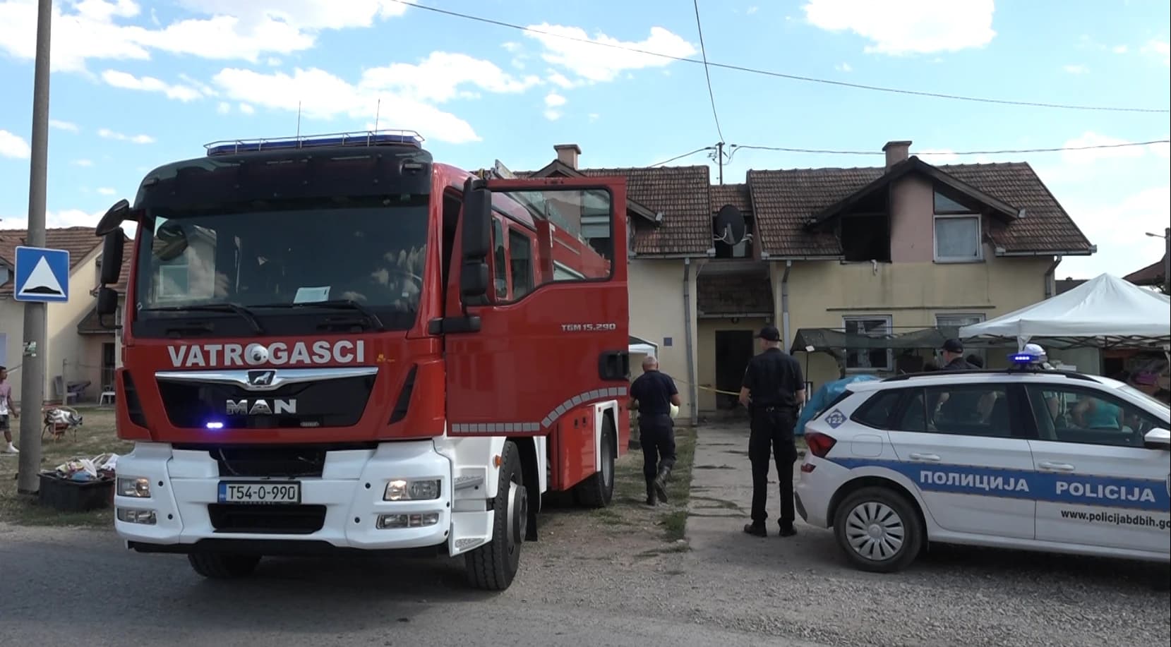 Drama u Brčkom: Muškarac povrijeđen dok je s bebom skakao kroz prozor bježeći od požara