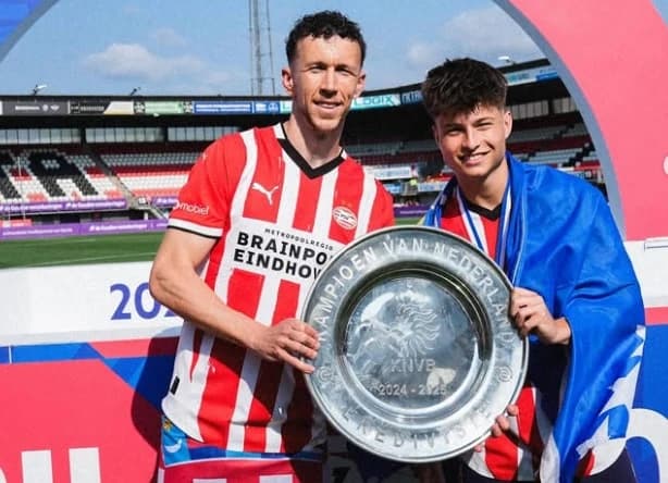 Otkriveno zašto PSV prodaje Bajraktarevića: Platiti šest miliona je potpuno nelogično