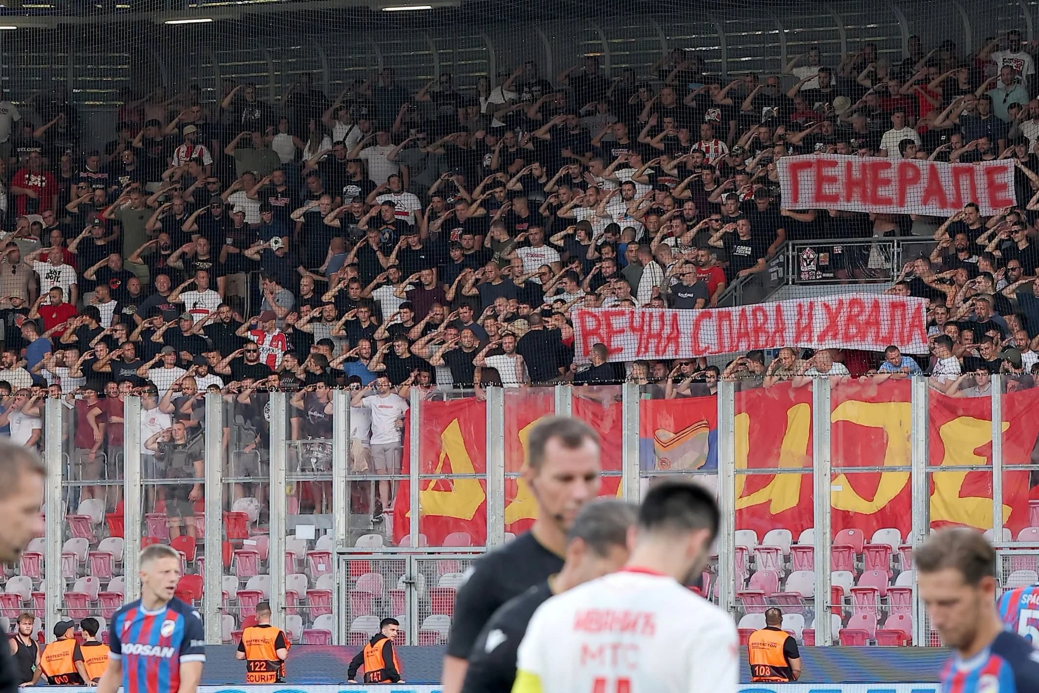 Zmaj slavi epski preokret: Dupli fijasko Crvene zvezde, bruka na terenu i na tribinama