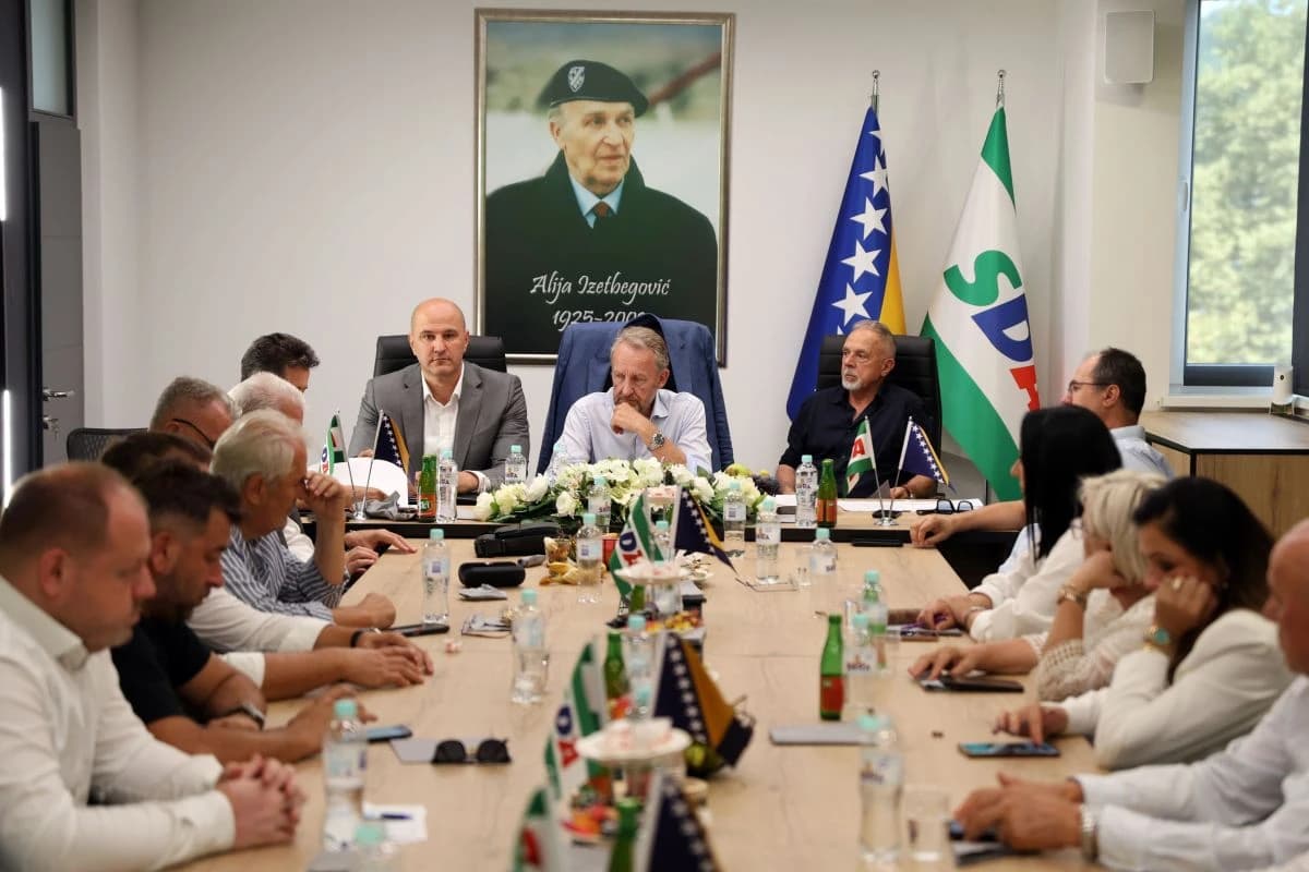 SDA: Režimi u Srbiji i RS-u nastavljaju provoditi velikosrpsku ideologiju koja je dovela do genocida