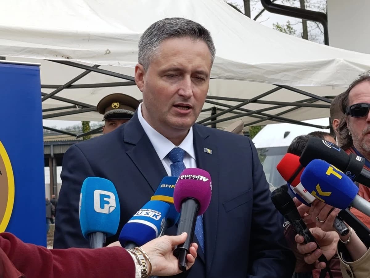 Bećirović ide pred Ustavni sud BiH: Zatražio ocjenu ustavnosti zabrana simbola Armije RBiH