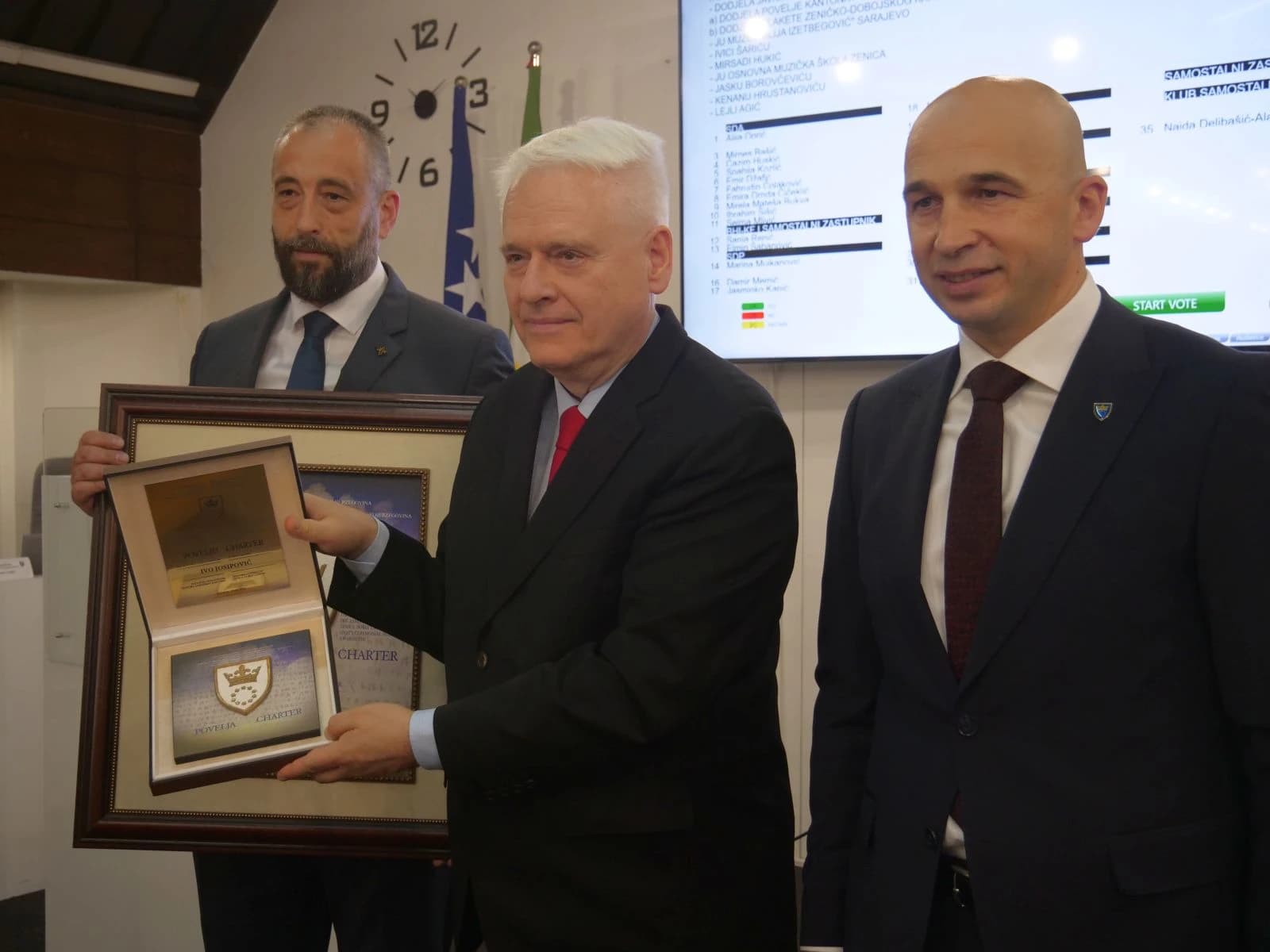 Dodjela priznanja Josipoviću