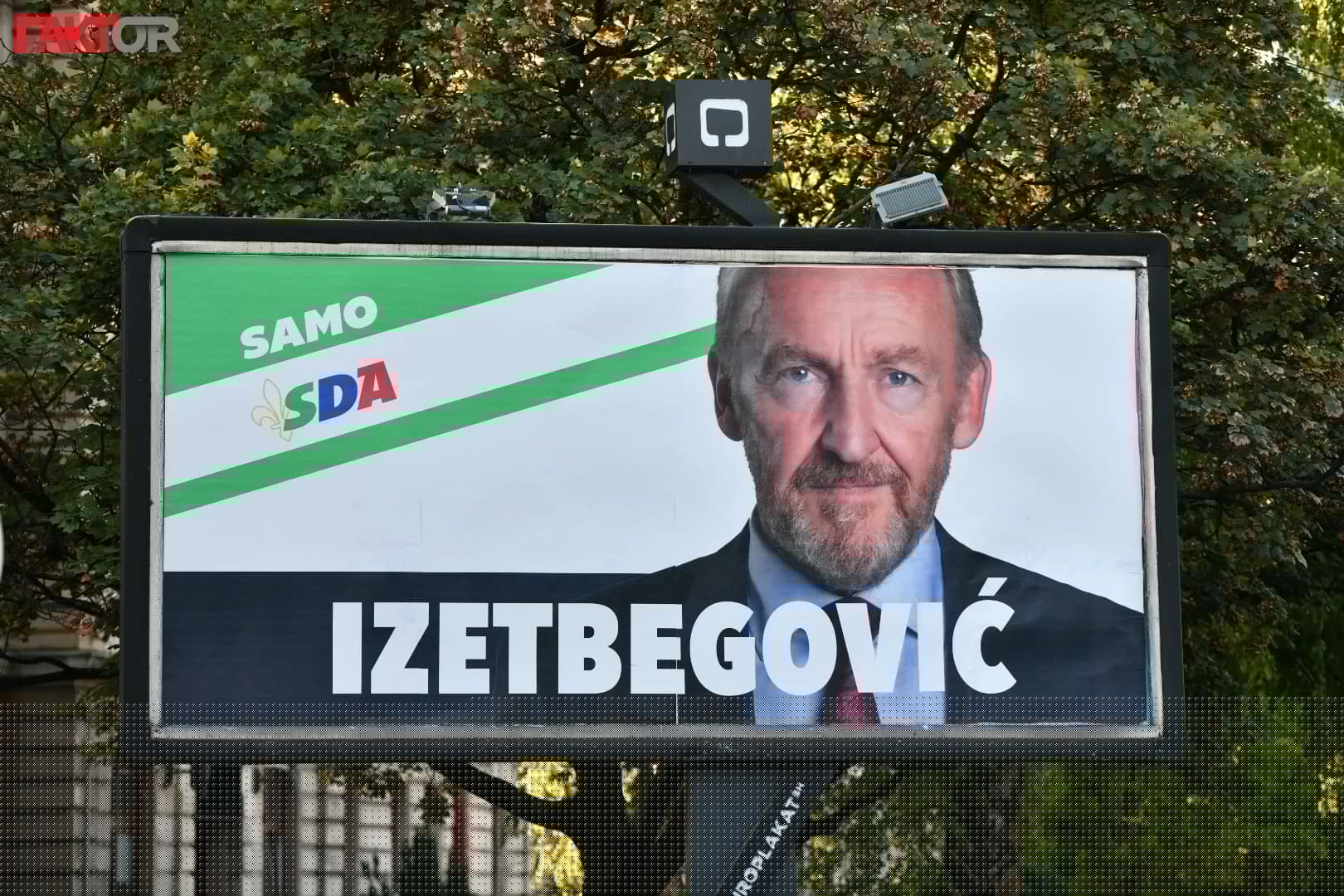 Počela trka za glasove: Sarajevo osvanulo prekriveno plakatima i sloganima
