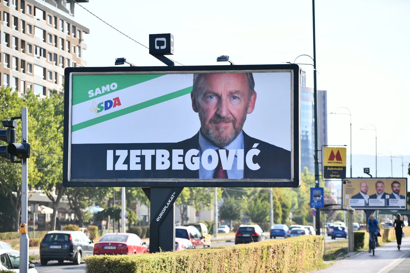 Počela trka za glasove: Sarajevo osvanulo prekriveno plakatima i sloganima