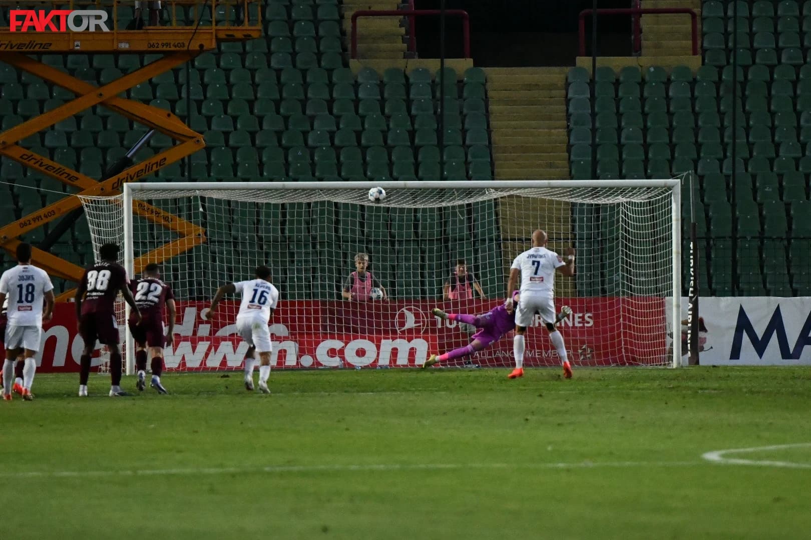 Drama na Koševu pripala Sarajevu: Poništen gol Hiroša i promašen penal Borca za pobjedu Bordo tima