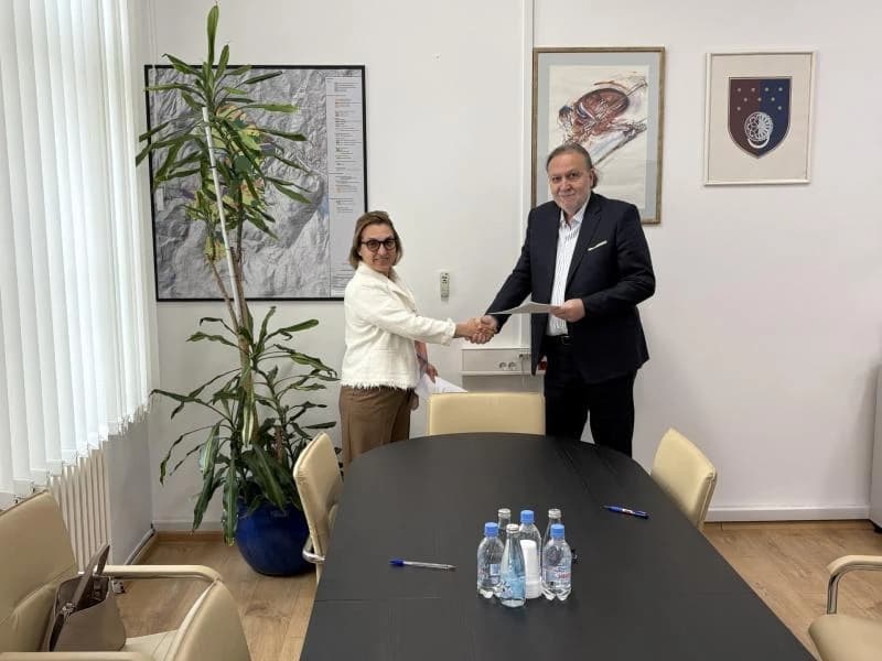 Ugovor su potpisali Melnic i Pandurević