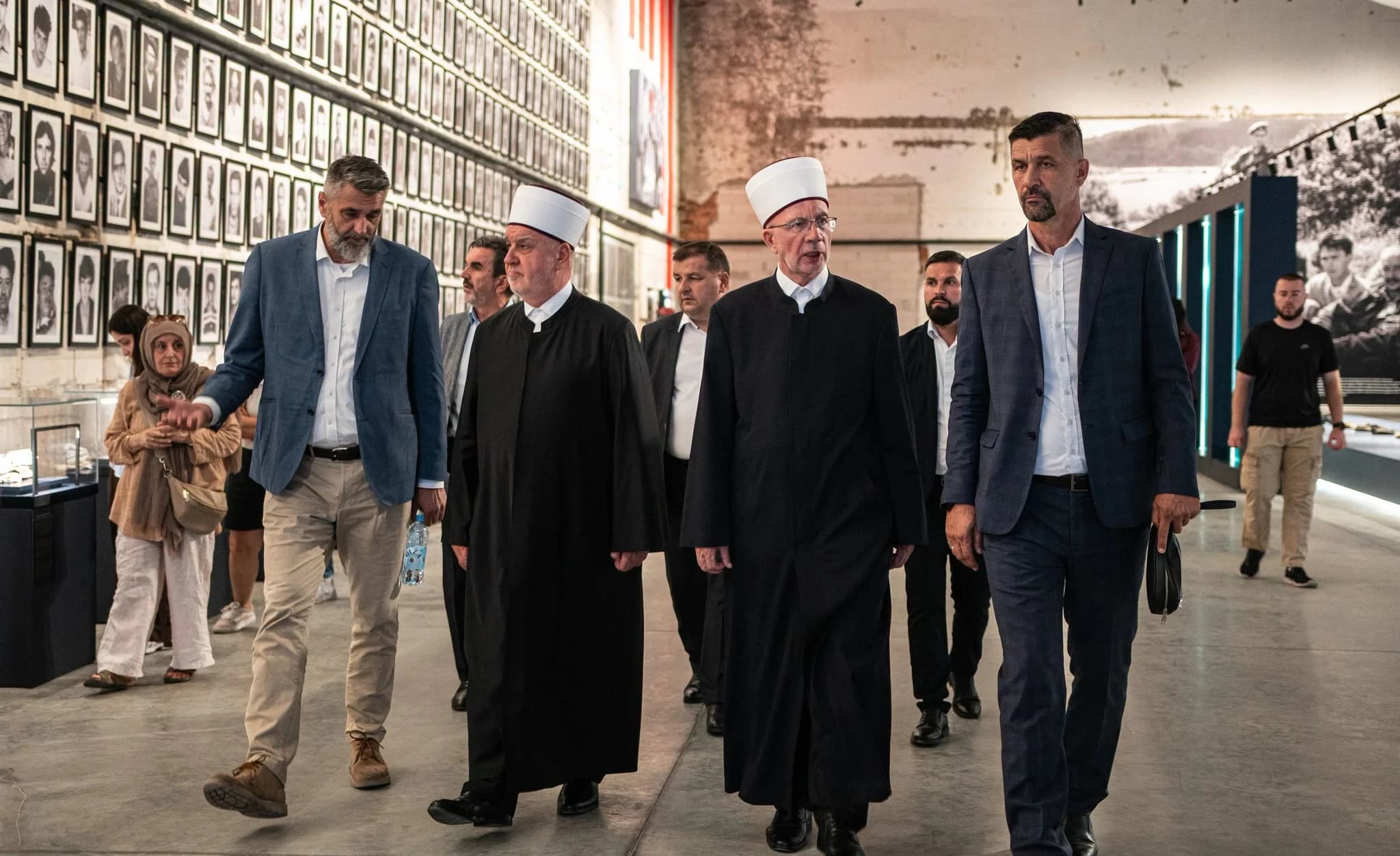 Reis Kavazović i muftija Fazlović u Potočarima: Podrška radu Memorijalnog centra i čuvanju sjećanja