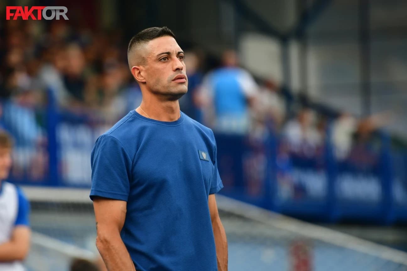 Kakva scena: Muslera završio na ogradi, kratko se javio pa nastavio slaviti