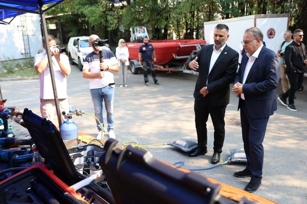 Požari bjesne, gdje je novac za opremu i air traktore: "Bezobrazno je pričati o zakonu 20 dana pred izbore"