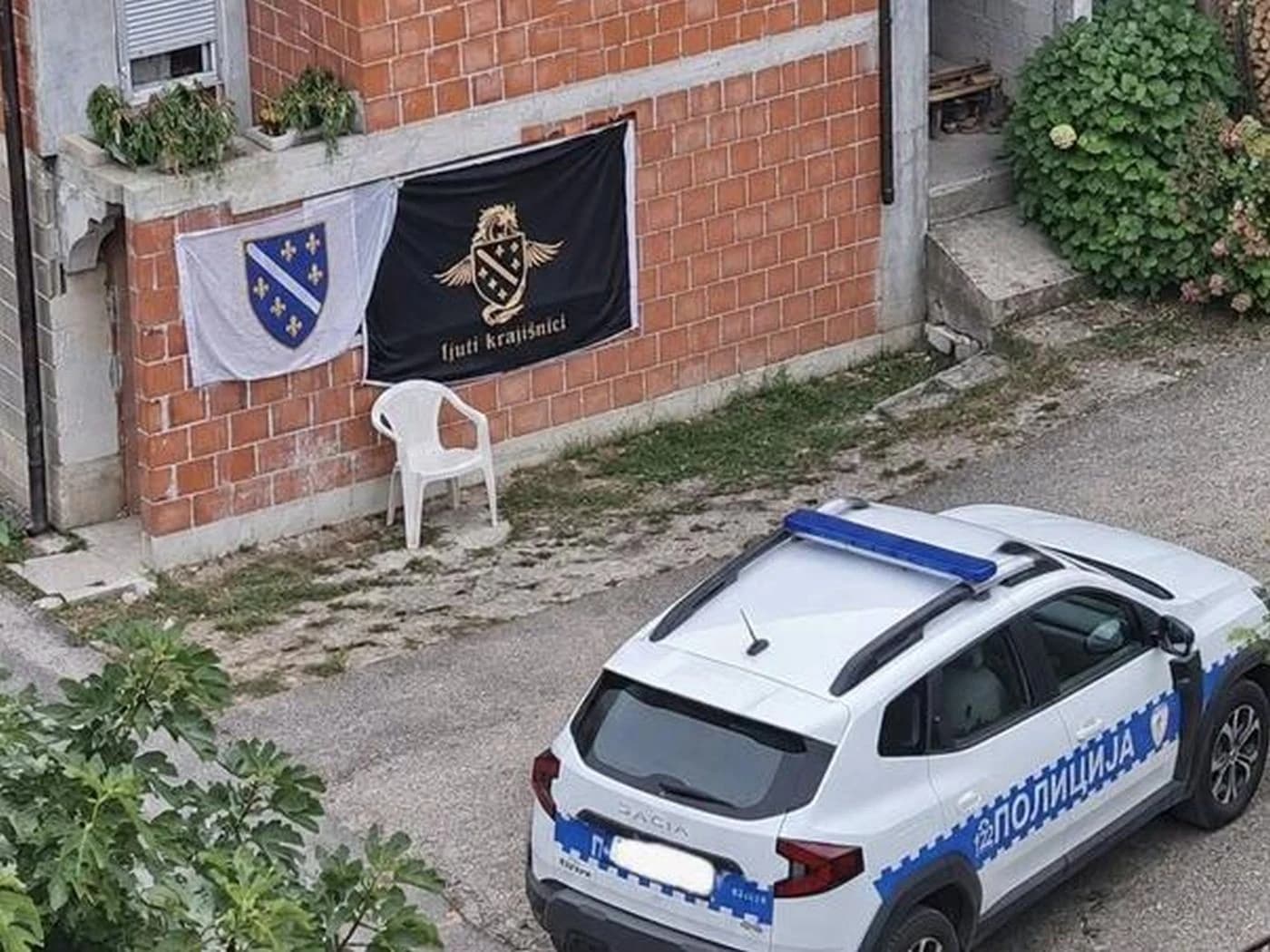 Policija od povratnika u Bosanskom Novom oduzela zastave s ljiljanima