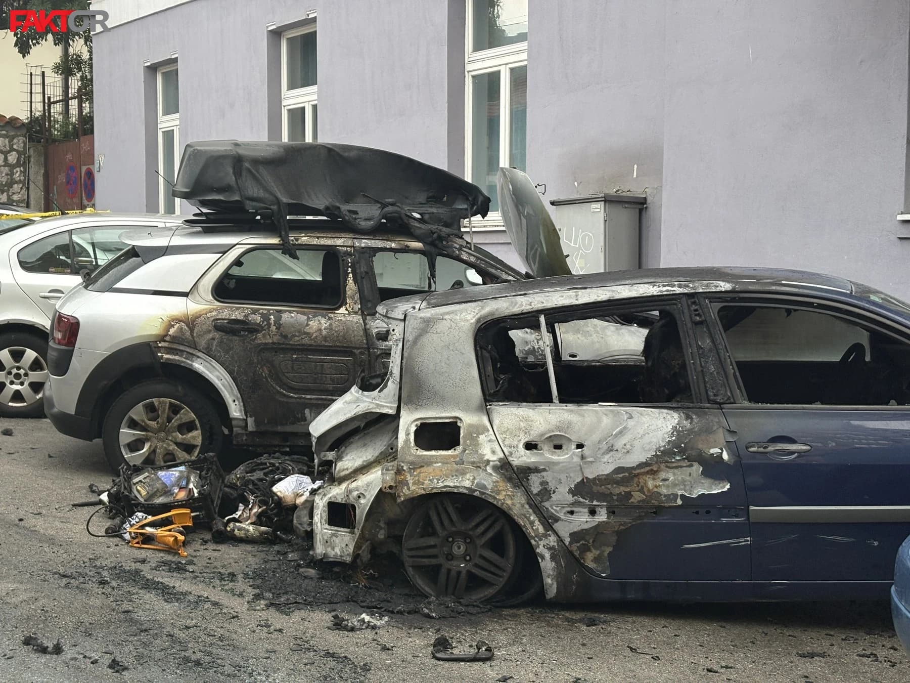 Prethodne noći izgorjela dva vozila u blizini Policijske stanice Centar