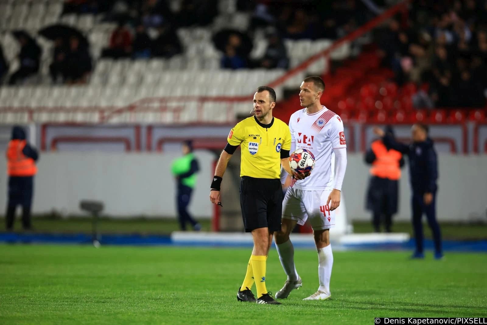 Peljti mostarski derbi, Kazlagić na Željinoj fešti