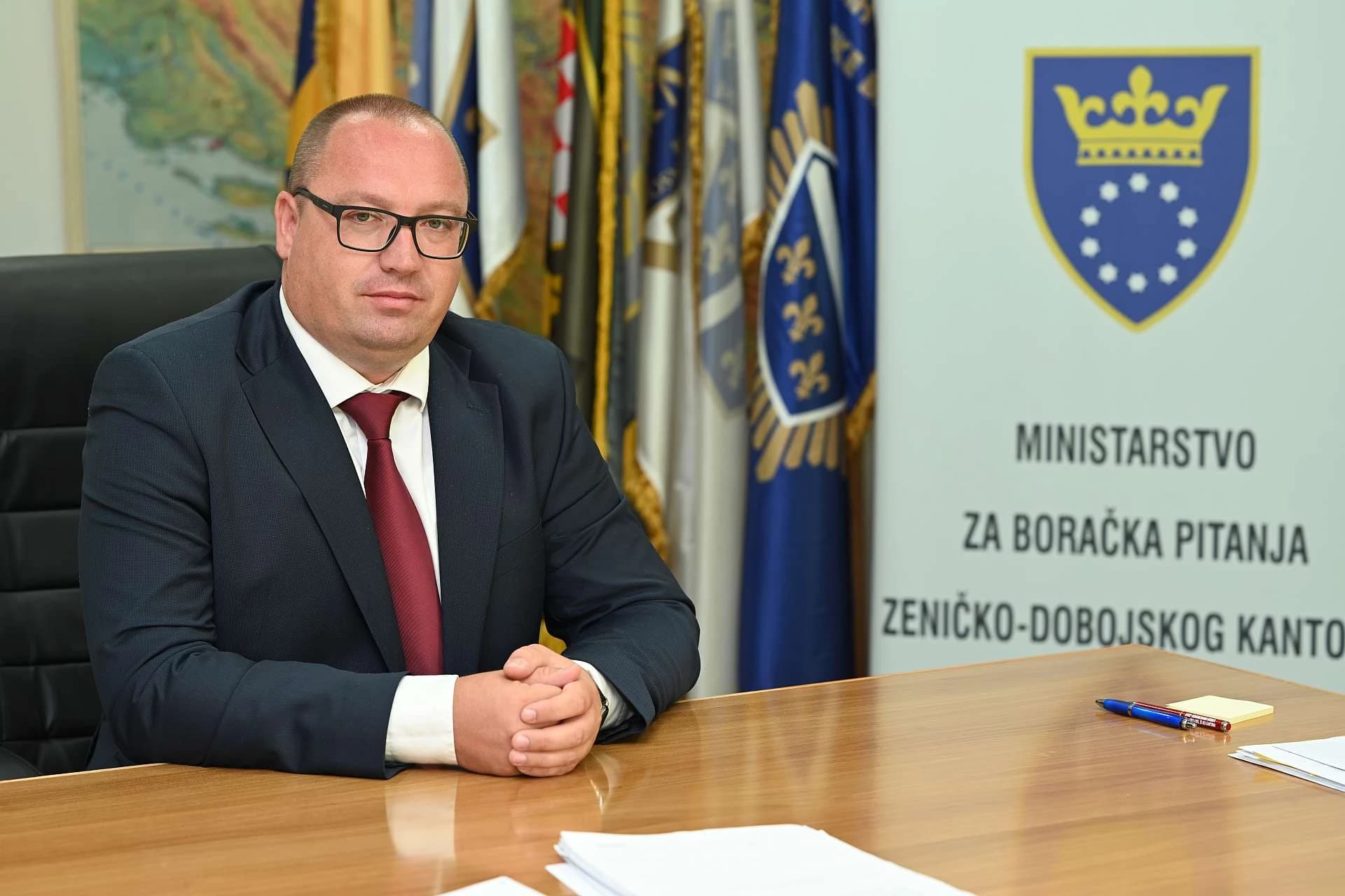 Ministar Adnan Sirovica