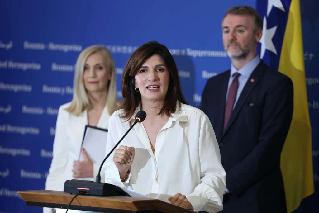 Sabina Ćudić i anđeli sa greškom: Predsjednica ne zna za optužnice protiv kadrova NS-a, ali zato znaju tužilaštva