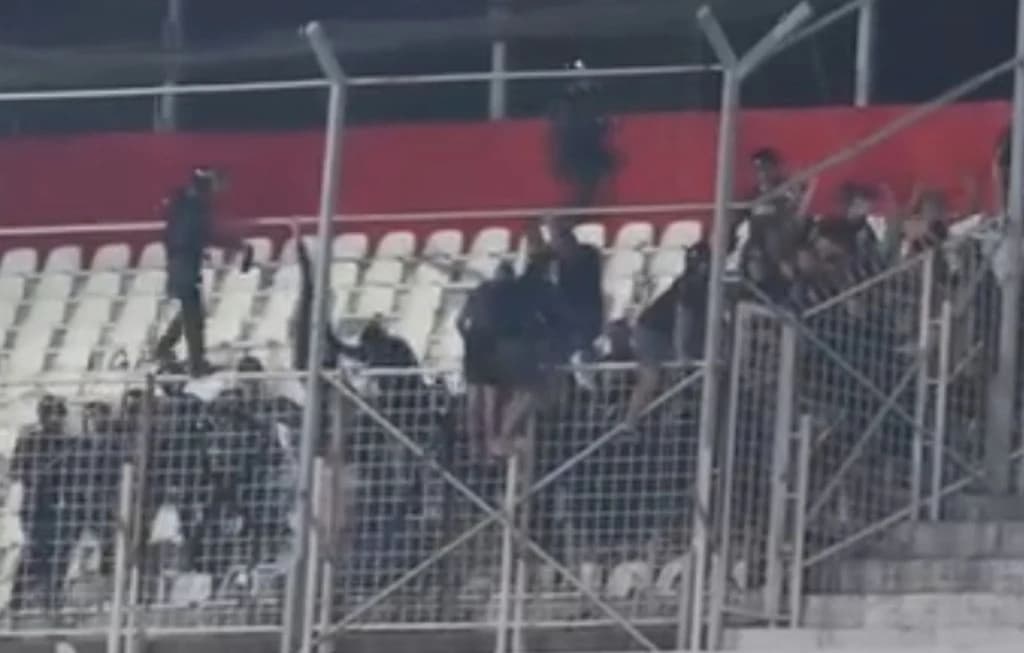Navijači Veleža izbačeni sa derbija: Ovako je izgledao sukob