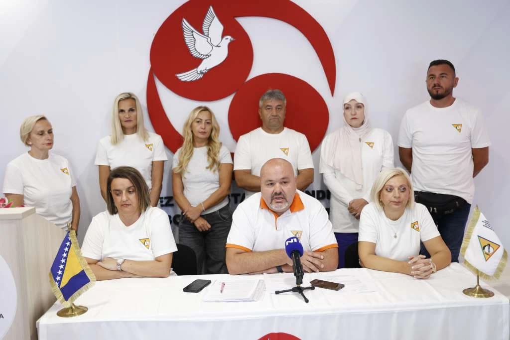 Sivro: Štrajk upozorenja 28. septembra, a ako Vlada KS ne izvrši obavezu, generalni štrajk 1. oktobra