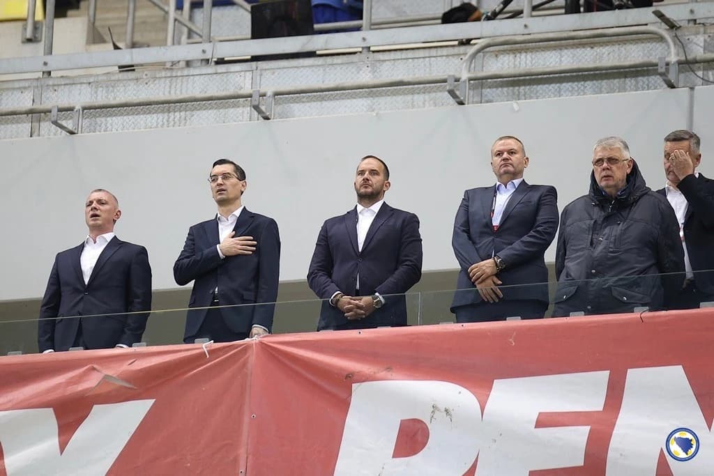 Vico Zeljković u svečanoj loži stadiona u Bukureštu