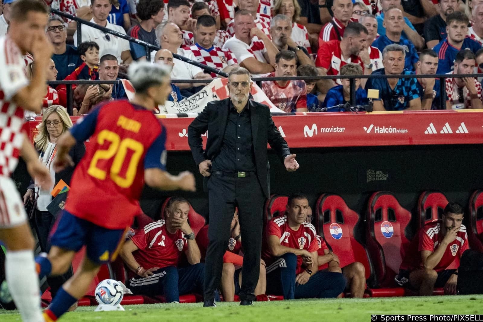Slaven Bilić "poludio" na sudiju: Idiote jedan, šta me gledaš!