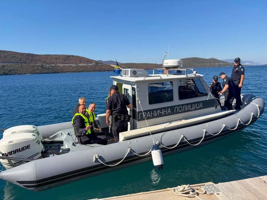 Granična policija BiH dobila obnovljeno patrolno plovilo od SAD-a za nadzor državne granice u Neumu