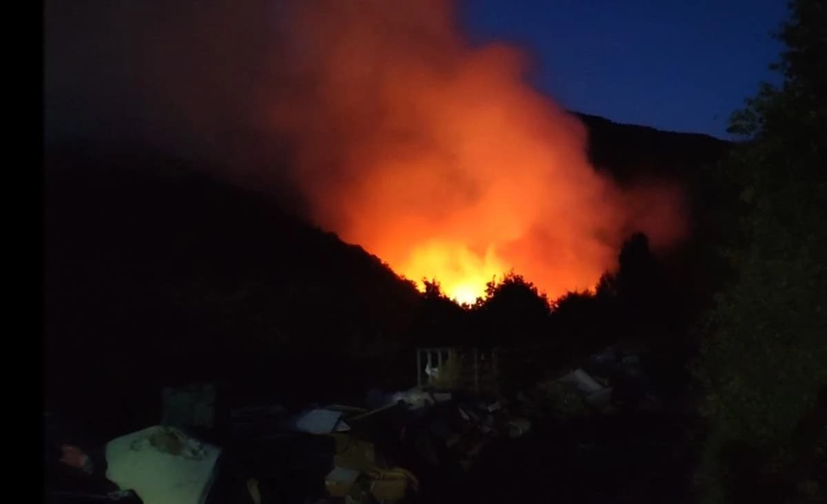 Požar većih razmjera na deponiji Šišeta u Goraždu, sazvana vanredna sjednica Civilne zaštite